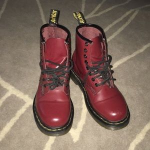 DR. Marten in Red, bloody shoes ❤️